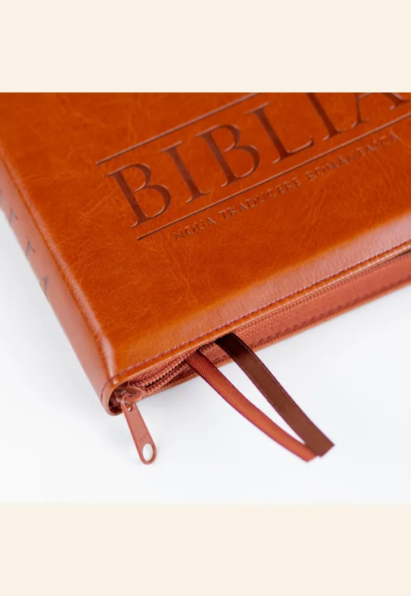 Coperta verso - Biblia NTR, medie, model Clasic, piele ecologică maro